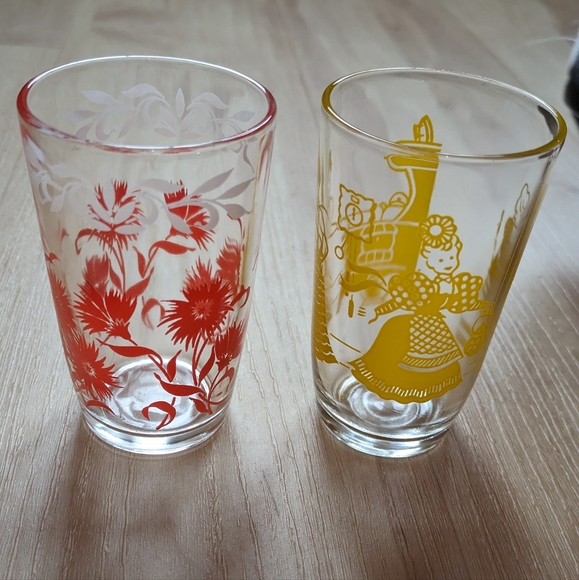 1950s Swanky Swig Juice Glasses, collectible / vintage/ antique, Bustling Betsy - Picture 2 of 16